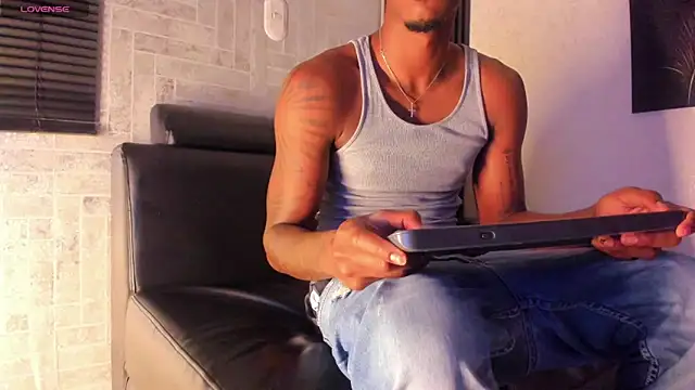 Lil Curved online show from September 2025 11:34:02 AM