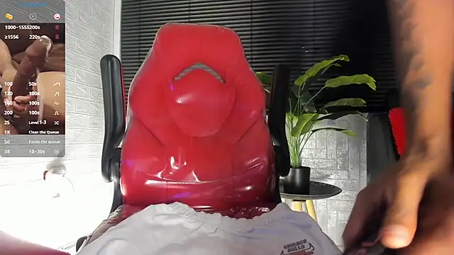 Lil Curved online show from September 2025 12:20:01 PM