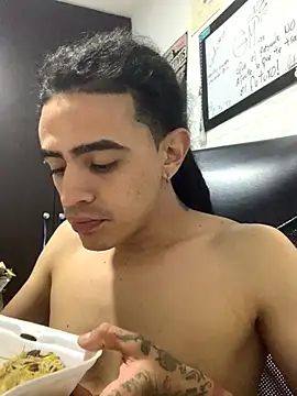 JovenDesobediente online show from October 2025 04:46:02 AM