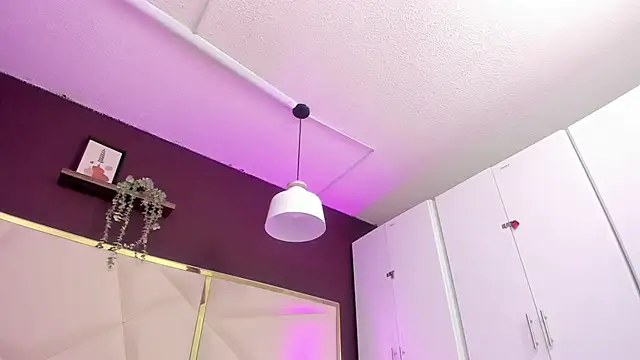 April bowie online show from October 2025 12:24:02 PM