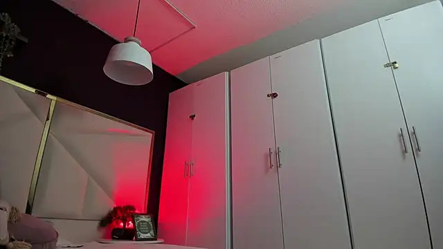 April bowie online show from November 2025 11:10:03 AM