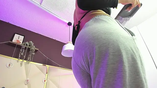 April bowie online show from December 2025 11:40:02 AM