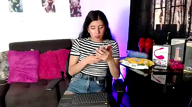 Snapshot of Yeimy_sweetf chatting on February 2025 08:08:02 PM Yeimy sweetf online show from February 2025 08:08:02 PM