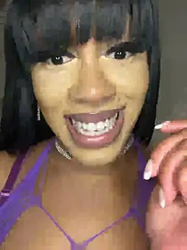 Snapshot of rayemillian chatting on April 2026 05:15:01 AM rayemillian online show from April 2026 05:15:01 AM