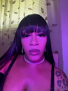 Snapshot of rayemillian chatting on April 2026 05:51:01 PM rayemillian online show from April 2026 05:51:01 PM