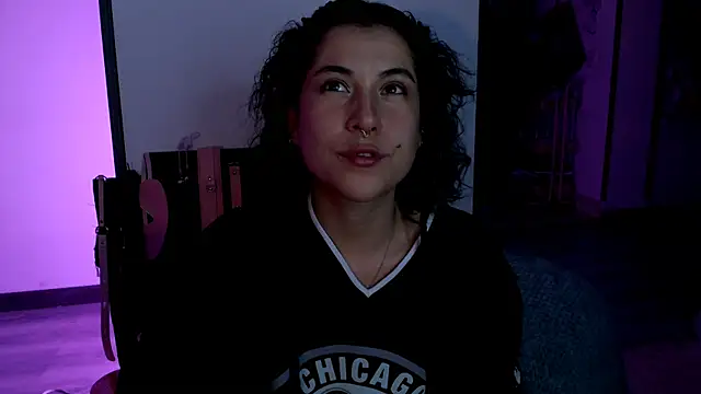 Snapshot of Hellen_dumont chatting on February 2026 02:43:01 AM Hellen dumont online show from February 2026 02:43:01 AM