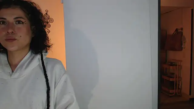 Snapshot of Hellen_dumont chatting on February 2026 12:32:01 AM Hellen dumont online show from February 2026 12:32:01 AM