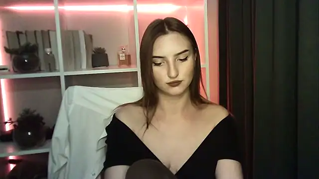 Snapshot of X_Alisa chatting on September 2025 06:43:02 PM X Alisa online show from September 2025 06:43:02 PM