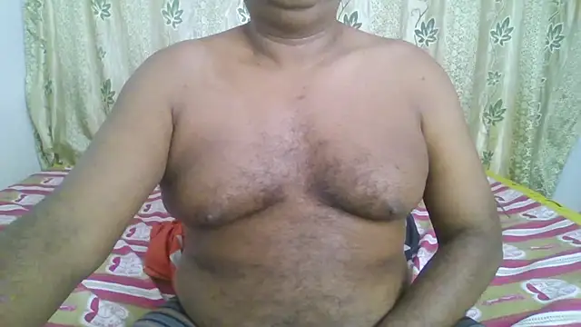 Snapshot of Beargryzzly chatting on December 2024 05:48:01 AM Beargryzzly online show from December 2024 05:48:01 AM