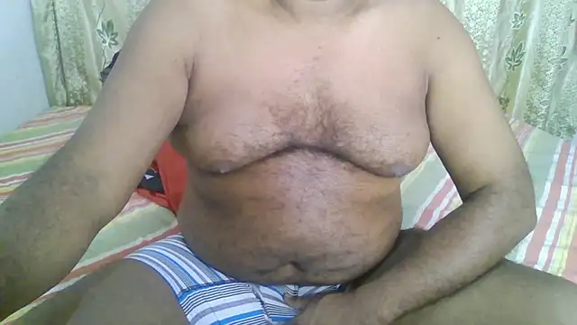 Snapshot of Beargryzzly chatting on January 2025 07:50:02 PM Beargryzzly online show from January 2025 07:50:02 PM