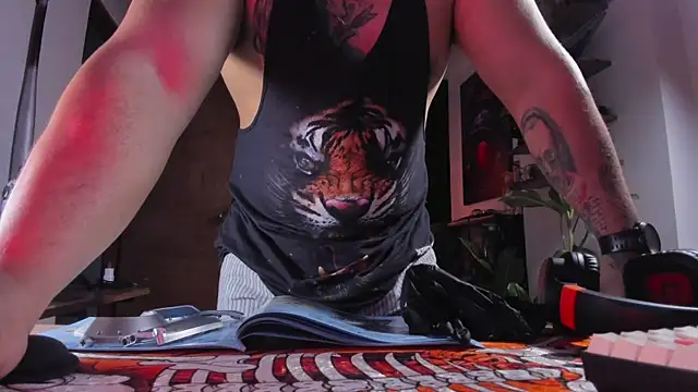 kingbear777 online show from June 2026 06:27:01 AM