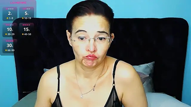 StaceyDarling online show from December 2025 12:01:02 PM