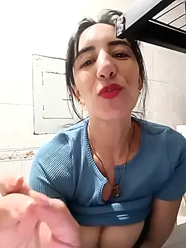 Snapshot of christine-x chatting on April 2026 10:22:01 PM christine-x online show from April 2026 10:22:01 PM