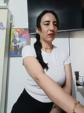 Snapshot of christine-x chatting on June 2026 10:15:02 PM christine-x online show from June 2026 10:15:02 PM