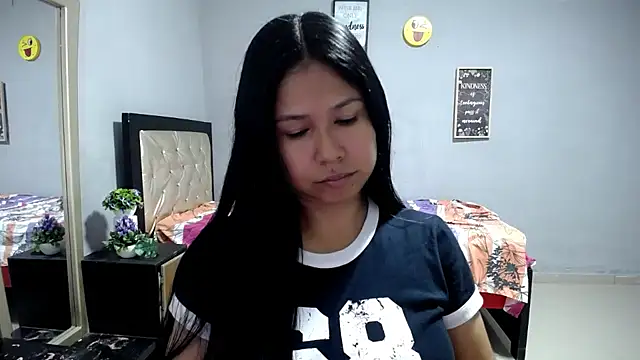 Letty Plugxo online show from February 2026 01:16:02 PM