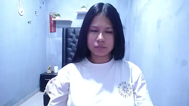 Letty Plugxo online show from May 2026 01:50:01 PM
