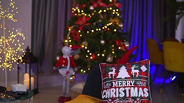 Snapshot of MissMooon chatting on December 2024 08:33:02 AM MissMooon online show from December 2024 08:33:02 AM