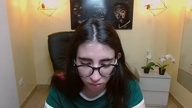 Snapshot of LenaRoses chatting on January 2025 08:39:02 PM LenaRoses online show from January 2025 08:39:02 PM