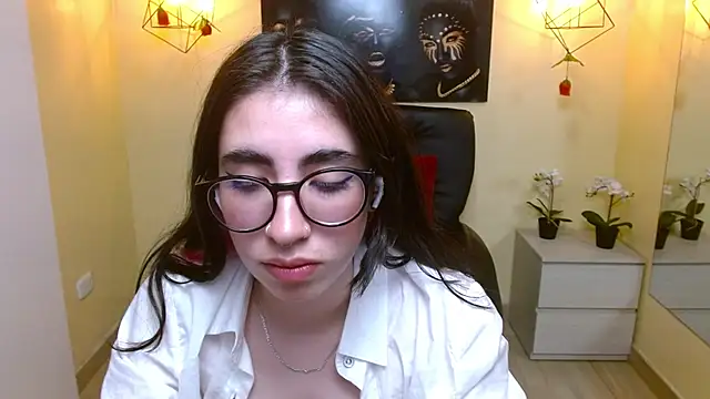 Snapshot of LenaRoses chatting on February 2025 10:06:02 PM LenaRoses online show from February 2025 10:06:02 PM