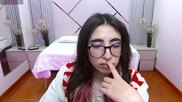 Snapshot of LenaRoses chatting on September 2025 08:41:01 PM LenaRoses online show from September 2025 08:41:01 PM