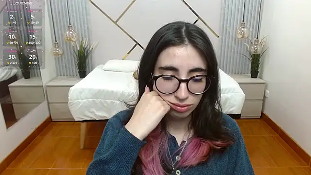 Snapshot of LenaRoses chatting on September 2025 07:25:02 PM LenaRoses online show from September 2025 07:25:02 PM