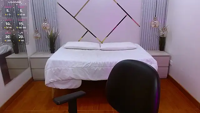 Snapshot of LenaRoses chatting on October 2025 07:58:02 PM LenaRoses online show from October 2025 07:58:02 PM