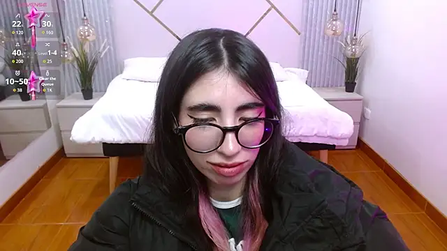 Snapshot of LenaRoses chatting on November 2025 01:00:02 PM LenaRoses online show from November 2025 01:00:02 PM