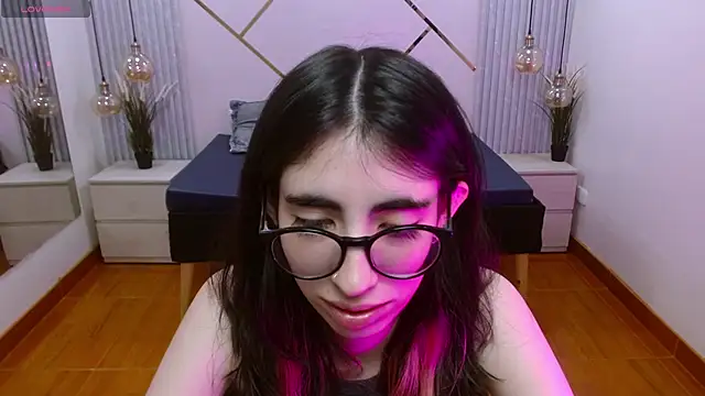 Snapshot of LenaRoses chatting on November 2025 02:05:01 PM LenaRoses online show from November 2025 02:05:01 PM