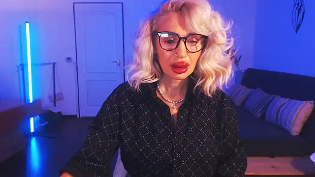 beauty chl0e online show from December 2024 08:12:02 PM