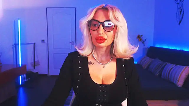 beauty chl0e online show from December 2024 09:50:02 PM