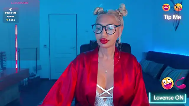 beauty chl0e online show from September 2025 07:03:01 PM