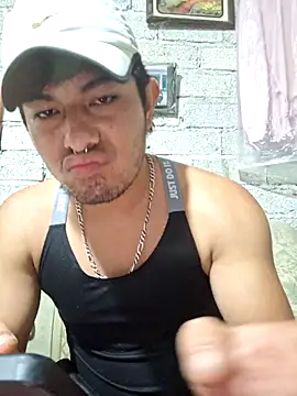 Snapshot of GusssHOT chatting on September 2025 03:16:01 PM GusssHOT online show from September 2025 03:16:01 PM