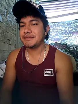 Snapshot of GusssHOT chatting on April 2026 03:28:02 PM GusssHOT online show from April 2026 03:28:02 PM