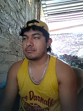 Snapshot of GusssHOT chatting on April 2026 03:49:01 PM GusssHOT online show from April 2026 03:49:01 PM