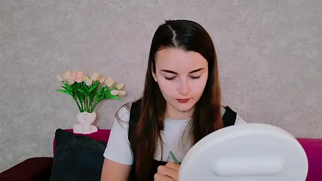 Miss Arwen online show from September 2025 05:29:01 AM