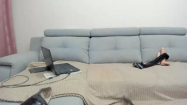 Kristina Sinclair online show from December 2024 07:12:01 PM