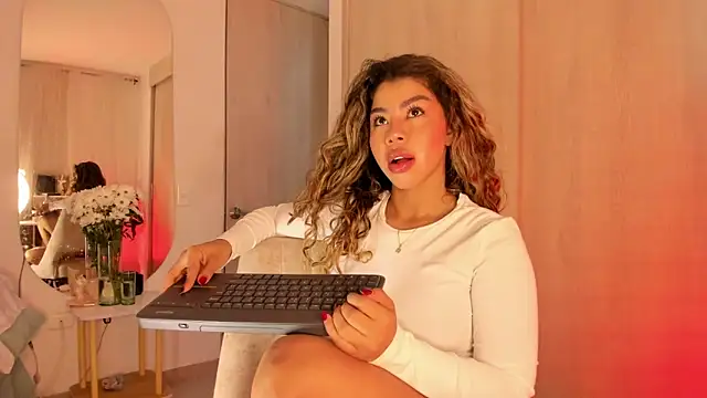 Snapshot of Melina_Ferrer1 chatting on May 2026 12:46:01 PM Melina Ferrer1 online show from May 2026 12:46:01 PM