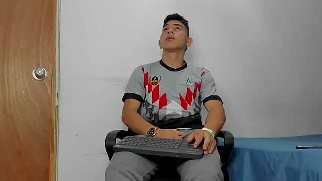 andrew rose  online show from April 2026 07:26:02 PM