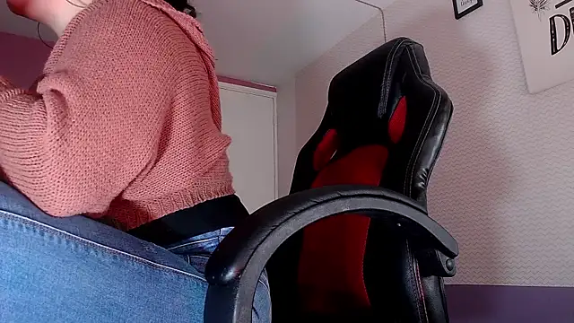 Lina23  online show from April 2026 01:47:01 PM