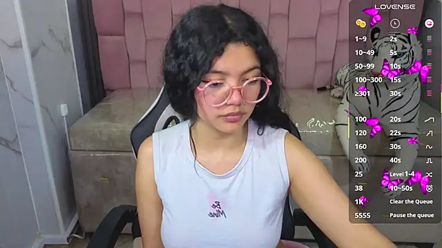 victoria castillo b online show from January 2026 03:28:01 PM