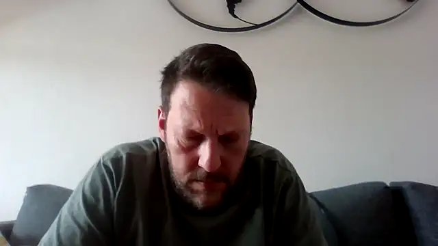 Snapshot of BennyLommy chatting on April 2026 02:04:01 PM BennyLommy online show from April 2026 02:04:01 PM