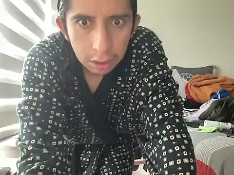 littlelatinhunter online show from November 2025 12:50:02 PM