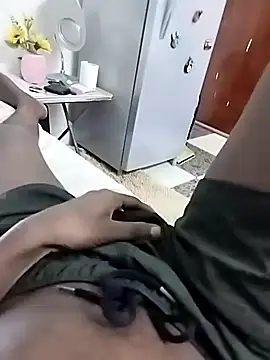 Krisdalil online show from November 2025 08:14:01 PM