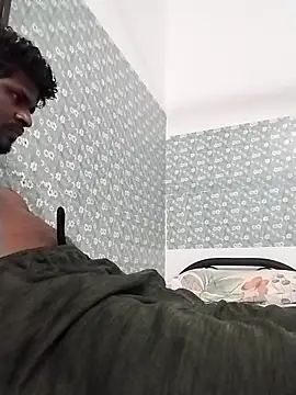 Krisdalil online show from November 2025 08:31:01 PM