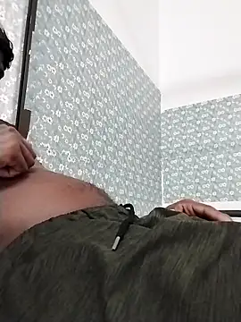 Krisdalil online show from November 2025 01:02:02 PM