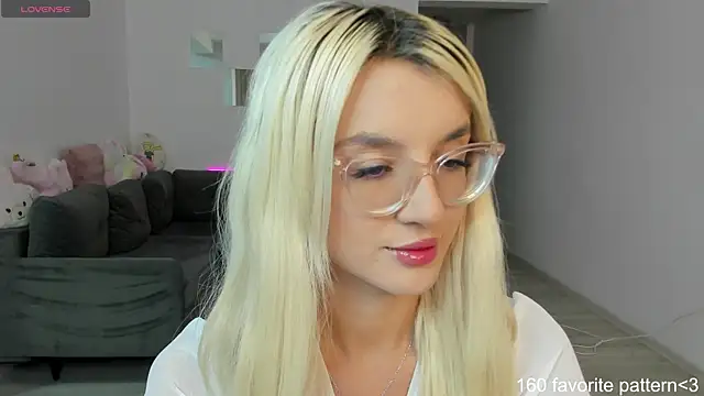 LovelyBianca online show from September 2025 06:18:01 PM