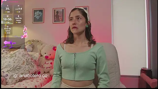 KittyAna online show from November 2025 07:36:01 PM