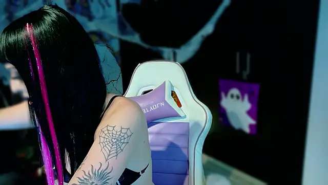 Madison Jackson online show from October 2025 09:26:01 PM