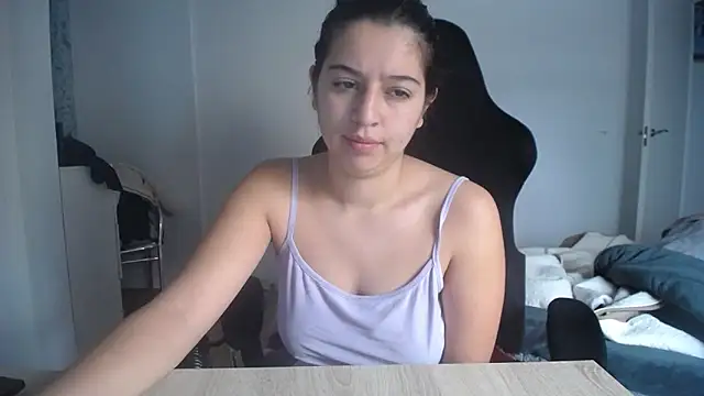 Contantin helena online show from January 2026 01:38:02 PM