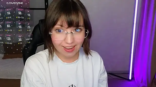 Lina Brownie online show from November 2025 03:14:02 PM